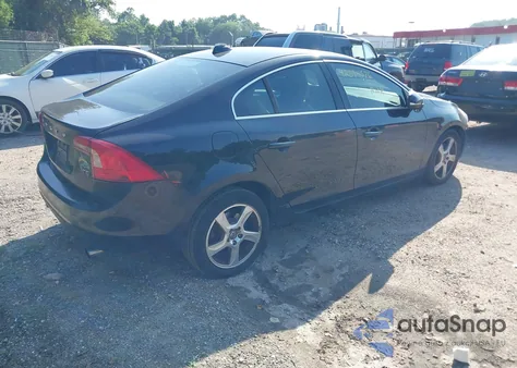 2012 Volvo S60 T5 z USA, uszkodzony, nr VIN YV1622FS4C2109850